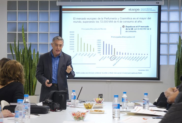 Presentación Estudios Peluquería Y Estética Profesional