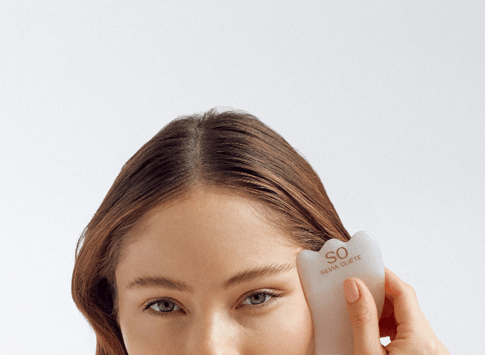 Los Pasos Para Utilizar El Gua Sha Por Silvia Oliete 60 So Silvia Oliete Gua Sha 1