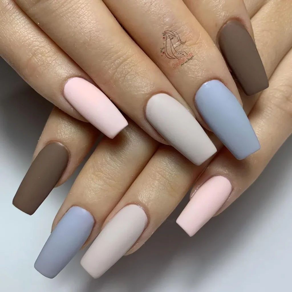 cómo quitar las uñas de porcelana