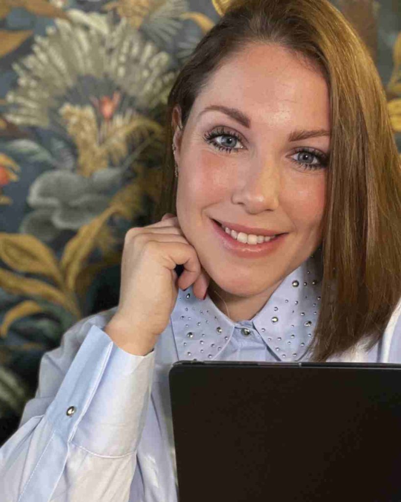 4 Puntos Clave Que No Pueden Faltar En Tu Biografía De Instagram. 4 Marketing Expertos En Estetica