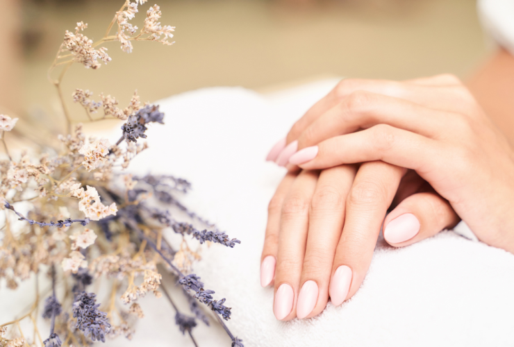 Hacer Manicura Nacarada