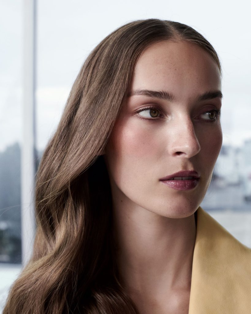 La Nueva Estética Del Maquillaje Apuesta Por La Naturalidad Sofisticada Y El Color Como Acento 2 Asset Artwork Make Up Image Ss26 Look 02 01 4 5 Srgb 1125