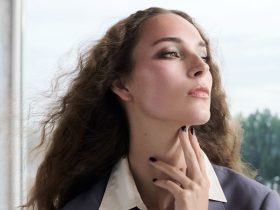 La Nueva Estética Del Maquillaje Apuesta Por La Naturalidad Sofisticada Y El Color Como Acento 14 Asset Artwork Make Up Image Ss26 Look 03 02 4 5 Srgb 1125 Scaled E1774544013945